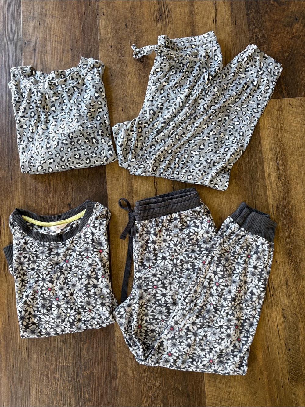 Two Pairs of Secret Treasures Grey Floral & Leopard Print Pajama Sets Size M